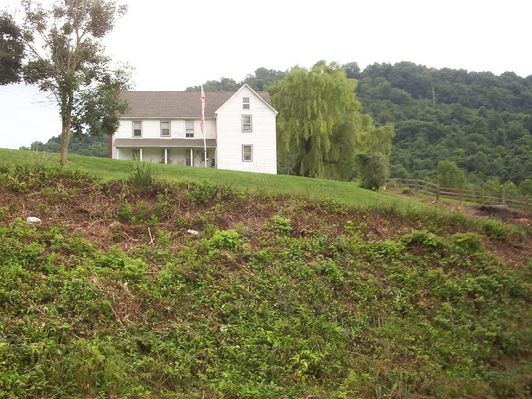 000_0732.JPG
This house was scene of some heavy fighting October 2, 1864 at the 1st Battle of Saltville.  Photo by Jeff Weaver, June 2005.
