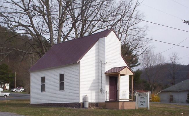 100_1301.jpg
A congregation met in this building a few years ago with the name of Evergreen Baptist Church.  Photo March 19, 2006, by Jeff Weaver
