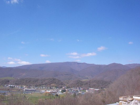 Saltville - Well Fields
Photo by Jeff Weaver, March 22, 2006.
