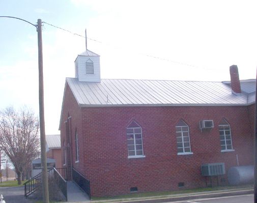 100_1354.jpg
This meeting house is located behind McDonalds.  Photo by Jeff Weaver, March 28, 2006.
