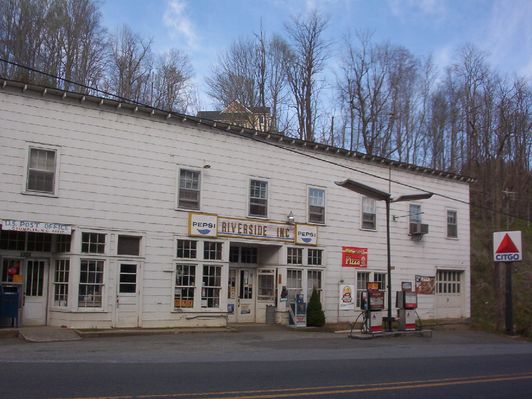 100_1567.jpg
This old country store, still operating, has been a meeting point for Crumpler for decades.  Photo April 16, 2006 by Jeff Weaver
