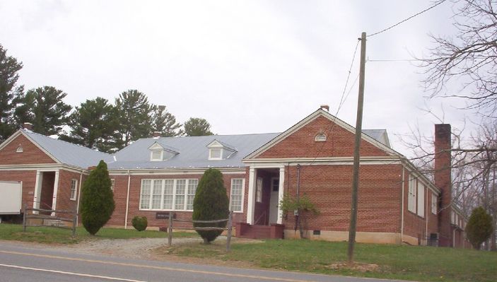 Piney Creek School, Piney Creek
This building is no longer used as a school, and the sign on the front says "New River Artisans."  A new Piney Creek Elementary School is on the opposite side of the road.  Photo April 16, 2006 by Jeff Weaver
