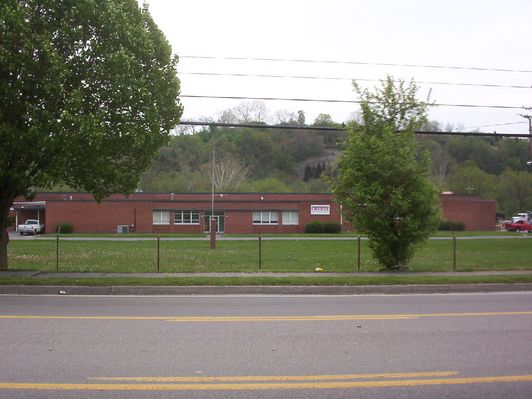 100_1704.jpg
One of the businesses in Chilhowie, VA.  Photo April 26, 2006 by Jeff Weaver.
