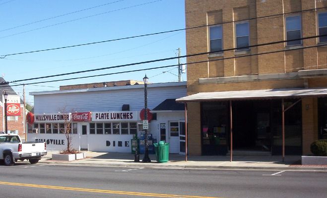 Hillsville Diner
Photo December 6, 2006 by Jeff Weaver.
