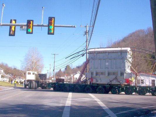 100_1922.jpg
Another December 8, 2006 shot of AEP moving a massive transformer through the streets of Saltville.
