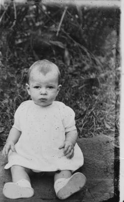 169paulneaves.jpg
Son of Arthur Coleman Neaves and Ola Mae Phipps.  Photo taken 1937.
