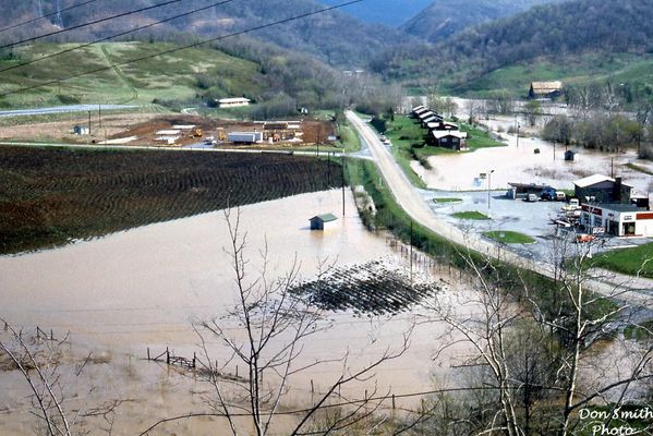 1977flood.jpg
FLOOD OF APRIL 1977. NOTICE CONSTRUCTION UNDERWAY FOR THE BATTLEGROUND APARTMENTS.  Courtesy of Don Smith [email]dsmith1043@comcast.net[/email].

 
