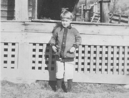 665.jpg
Clarence Weaver shown at the family home of the Middle Fork of Helton about 1930.  He was the son of Arthur Fred Weaver and Nancy Emaline Sturgill.
