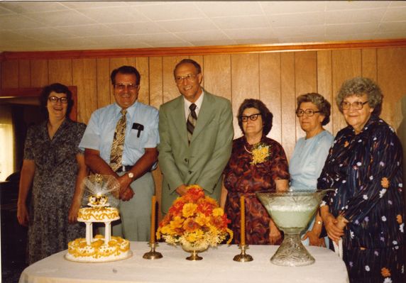 745.jpg
The group shown here are the children of Benjamin Franklin Phipps and Cora Lee Richardson.  Left to right, Sue Lee Phipps Weaver, John Glen Phipps; Paul Jones Phipps, Winnie Phipps Neaves; Mary Annie Lou Phipps Pugh and Ola Mae Phipps Neaves.
