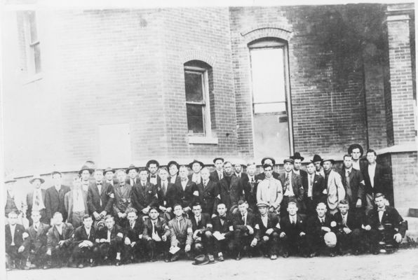 942.jpg
This photo was taken early in 1918.  These men left after the photo was taken for Camp Lee, Virginia for basic training.
