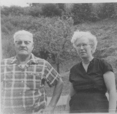 966.jpg
Garfield Blevins, son of Jeter Calton Blevins and Rosa Sage with Mattie Weaver, daughter of Clayborn Monroe Weaver and Martha Litisha Phipps.  Lived in Smyth County, Virginia.
