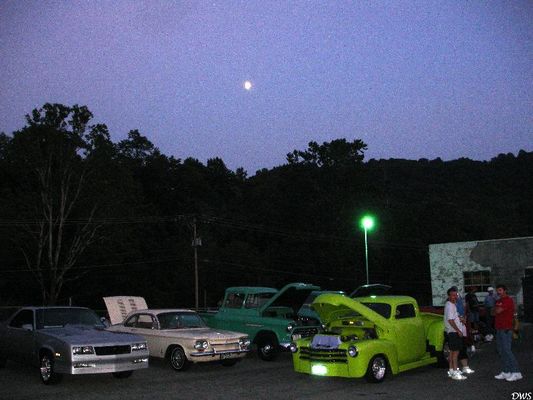 Saltville - Cruise In
OLD CARS...MOONLIGHT...ROCK AND ROLL...DOESN'T GET ANY BETTER THAN THIS
 
BUCK'S DRIVE IN...SALTVILLE, VA....AUGUST 5, 2006 .  Courtesy of Don Smith [email]dsmith1043@comcast.net[/email]

