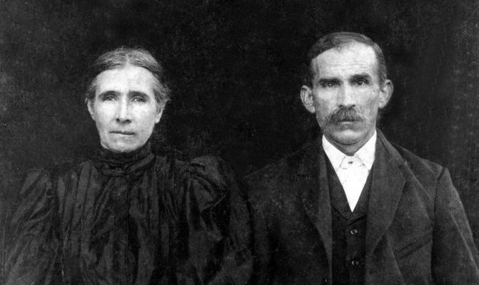 Hash, Boyden and Tamsey Rutherford
This photo is Boyden Hash b. 5-30-1858 d. 12-2-1940 & Tamsey (Rutherford) Hash b. 1-9-1858 d. 5-24.1948, the parents of Lydia Virginia Hash.  Boyden Hash is the son of William C. Hash and Malissa Polly Wingate.   From the Howard Hash Collection, courtesy of Brenda Hash Eugenio [email]cherokee9550@verizon.net[/email]


