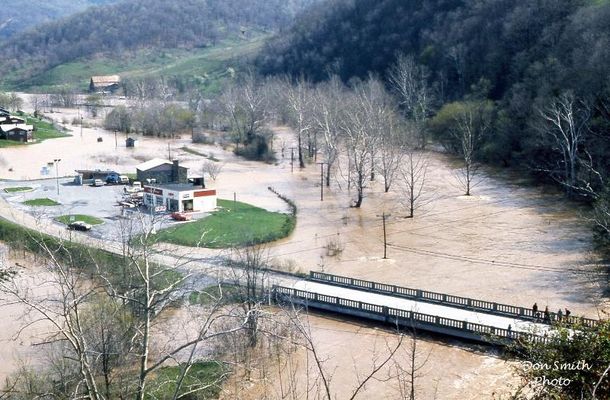 FLOODBENBONNIE182.jpg
This photo from Don Smith ([email]dsmith1043@comcast.net[/email]) shows the North Fork of Holston River at Highway 91 in Saltville in flood stage.  This is the Exxon Station and Buck's Drive-In Area.  Thanks Don.
