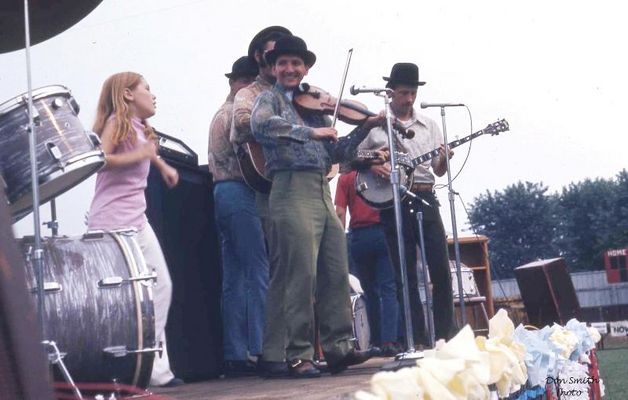 HobartSmithMusic8.jpg
LUCAS AND HARMON BROS. BAND / TINE BRICKEY DANCING /  HOBART SMITH MUSIC FESTIVAL /  SALTVILLE, VA. / JULY 1972
Photo courtesy of Don Smith [email]dsmith1043@comcast.net[/email]
