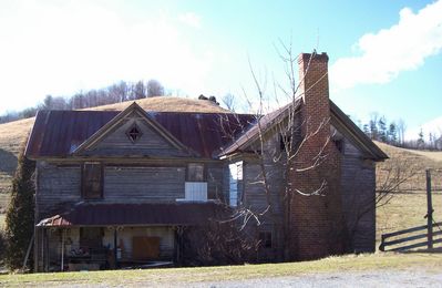 Elk Creek - Hunter's Lane house
Home on Hunter's Lane, Elk Creek, Grayson.  Photo by David Arnold
