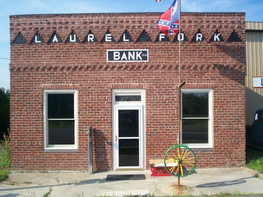 Laurel Fork - Laurel Fork Bank
Photo by David Allen Rutherford.  Courtesy of David Arnold [email]david-arnold@comcast.net[/email]
