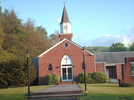 Saltville - Saltville Baptist Church
This church was organized in 1895 and is a member of the Lebanon Baptist Association.  Photo by Jeff Weaver, Spring 2006.
