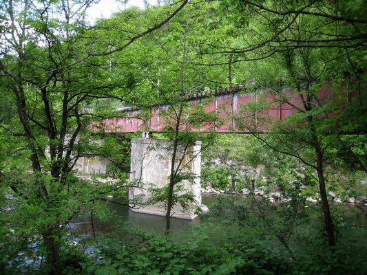 Saltville - Railroad Bridge Over the North Fork of Holston River
Photo May 2007 by Jerry W. Catron.
