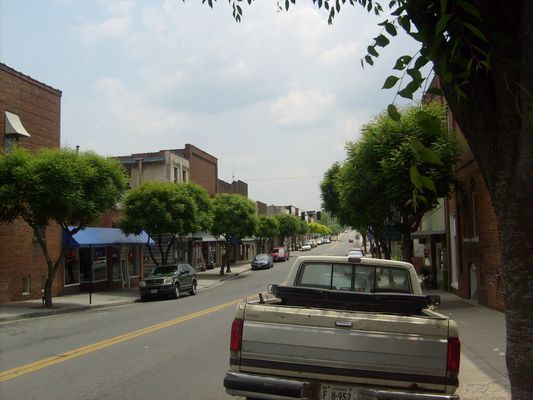 Galax - Main Street
This is the view to the south from the intersection of Main Street and Grayson Street.  Photo by Jeff Weaver, May 30, 2007.
