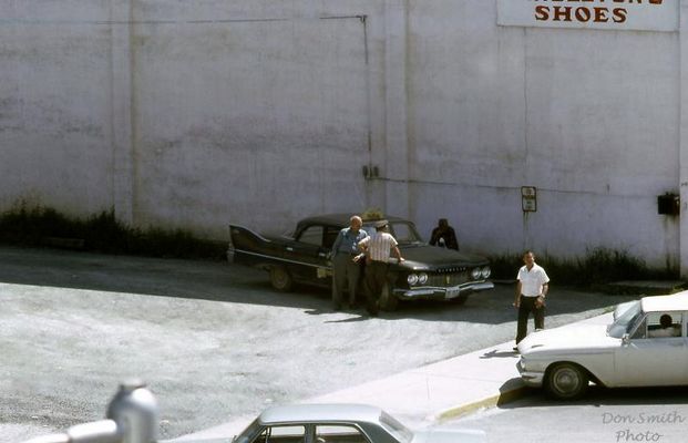 Sheppard, Sweeney
SWEENEY SHEPPARD AND HIS BLACK 1960 PLYMOUTH SAVOY TAXI  /  SALTVILLE, VA.  /  SEPTEMBER 1967.  Courtesy of Don Smith [email]dsmith1043@comcast.net[/email]

 
