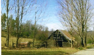 Roberts Cove - Barn
This barn has seen better days.  Photo by Jeff Weaver, March 21, 2008.  Photoshopped into a watercolor image.
