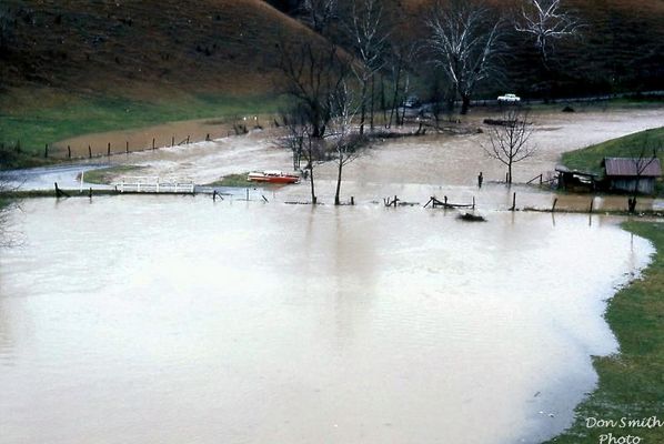 Saltville - Beaver Creek Flood of 1972
BEAVER CREEK AT FLOOD  /  NEAR SALTVILLE, VA.  /  DECEMBER 1972.  Courtesy of Don Smith [email]dsmith1043@comcast.net[/email]
