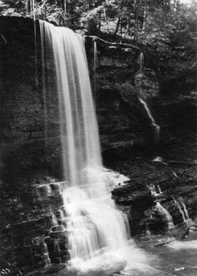 bengefalls.jpg
From an early 20th century photograph
