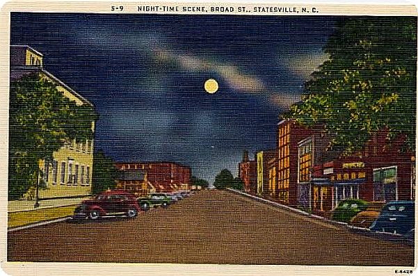 broadstreet1930s.jpg
This is a 1930s postcard showing Broad Street at night.
