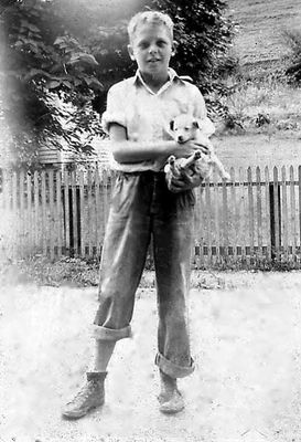 bryantaj.jpg
J. D. BRYANT AND HIS DOG / EAST MAIN STREET / SALTVILLE, VA. / AUGUST 19, 1939.  Courtesy of Don Smith [email]dsmith1043@comcast.net[/email]

 
