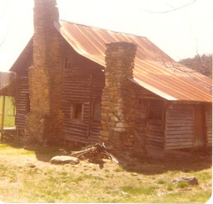 Thomas Caudill House
The House of Thomas Caudill, still standing in 2003. Built ca. 1865.  Courtesy of Nanalee Wrenn 
