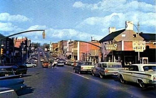 Wytheville - Counts Drug and Main Street
This is from a 1960s postcard.
