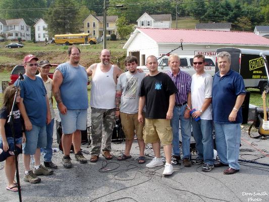 Saltville - The Davidson Band
THE DAVIDSON BAND  /  SALTVILLE, VA.  /  SEPTEMBER 3, 2007.  Courtesy of Don Smith [email]dsmith1043@comcast.net[/email]
