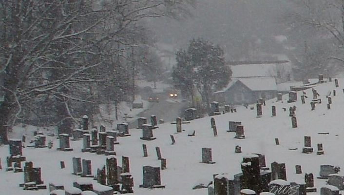 Saltvolle - Elizabeth Cemetery
LIGHTS  /  ELIZABETH CEMETERY  /  SALTVILLE, VA.  /  FEB. 11, 2006.  Courtesuy of Don Smit [email]dsmith@comcast.net[/email][

 
 
