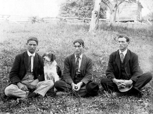 Farris, Frank
THE FELLOW ON THE LEFT IS FRANK FARRIS...THE CENTER MAN IS UNKNOWN AND ON THE RIGHT IS SID FARRIS.  PICTURE IS FROM THE ELK GARDEN AREA OF RUSSELL COUNTY, VA. 
 
CIRCA 1904
 
DON SMITH COLLECTION [email]dsmith1043@cmcast.net[/email]
