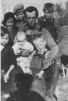 farmerluther1.jpg
This is a photo of Luther Farmer and his children from the 1930s.
