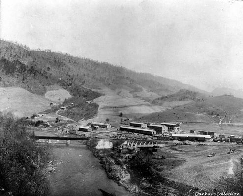 Saltville - Government Plant Area
GOVERNMENT PLANT AREA / SALTVILLE, VA. / MARCH 29, 1918 / LEM. Courtesy of Don Smith [email]dsmith1043@comcast.net[/emai]
