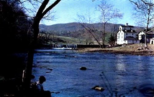 grahamsforge.jpg
This is a 1960s postcard view of this Wythe County landmark.
