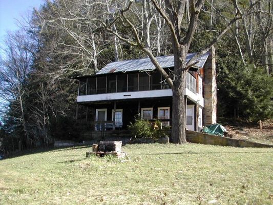 Baywood - Hampton Lodge
Built in 1947 at the confluence of Little River and New River.  This photo courtesy of Wade Weekes [email]weekesh@earthlink.net[/email]
