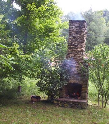 hashcabin1.jpg
Photo by Jeff Weaver, Summer 2003.
