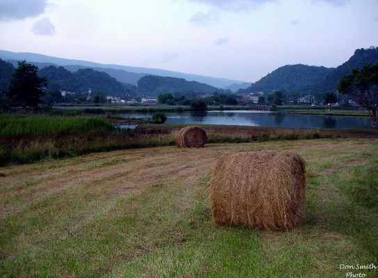 Saltville - Well Fields Hay Rolls
HAY ROLLS  /  WELL FIELDS  /  SALTVILLE, VA.  /  JUNE 30, 2007  /  9:54  P. M.  Courtesy of Don Smith [email]dsmith1043@comcast.net[/email]
