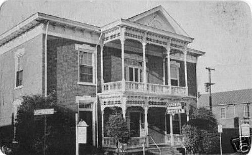 Blacksburg - Hotel Colonial
This 1940s era photo shows a popular hotel for students, faculty and parents to the Virginia Tech Campus.
