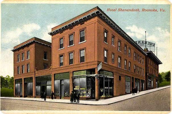 hotelshenandoah1914.jpg
This is a 1914 postcard view.
