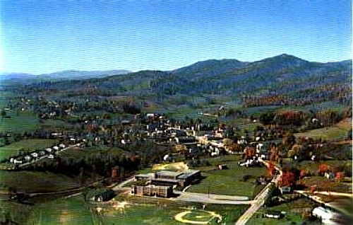 Independence - Grayson County High School
This is a 1960s aerial view of the Grayson County High School.
