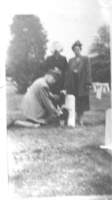 ingrambelle
Widow of Jesse Ingram of Grayson County, this is Aunt Belle at the grave of her husband in Arlington National Cemetery.
