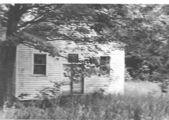 ivygrovelutheran.jpg
This church located on Haw Orchard was organized by Kenneth Killinger, but didnot survive many years.  Photo by Jeff Weaver, July 1978.
