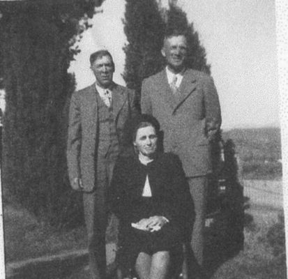 jonesrobertjb.jpg
This photo shows three children of Charlie and Lear Rutherford Jones, Robert Joshua  Jones (B. 1888); Samuel David Jones, and Tamsey Viola Jones Dowdy (seated) B. 1902 D. 1988.   Courtesy of Viola Shenton [email]shentons@thevillages.net[/email]
