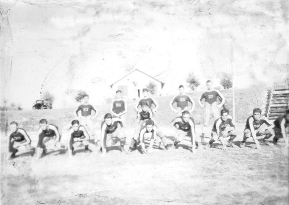 lester42.jpg
Only three identified.  First row next to the far right, Simon Thomas, far right, William Lester; Backrow far right Bower Thomas.
