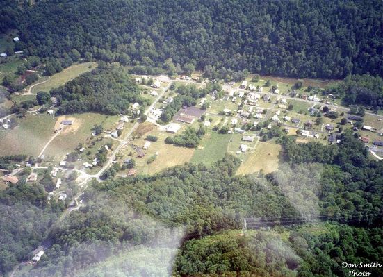 McCready - Aerial View
This aerial view of McCready's Gap was taken August 28, 1997 by Don Smith [email]dsmith1043@comcast.net[/email]
