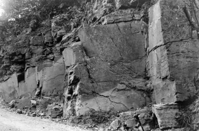 McCready - Sandstone Cliff
this ca.1910 image from the U.S. Geological Survey shows a sandstone cliff near McCready, Smyth County, VA,
